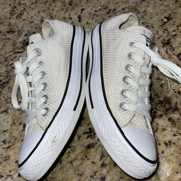 Converse - Picture 4 of 9